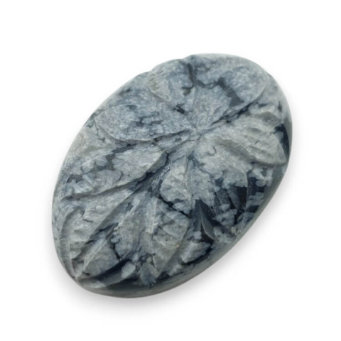 Obsydian śnieżny kaboszon carved 30x20 mm nr 13 Obsydian śnieżny kaboszon carved 30x20 mm nr 13
