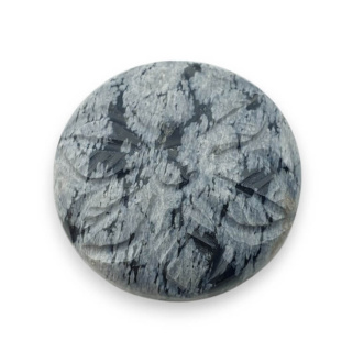 Obsydian śnieżny kaboszon carving fi 26 mm nr 6
