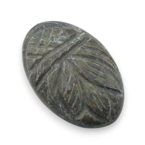 Stichtyt kaboszon carved 32x21 mm nr 7 Stichtyt kaboszon carved 32x21 mm nr 7