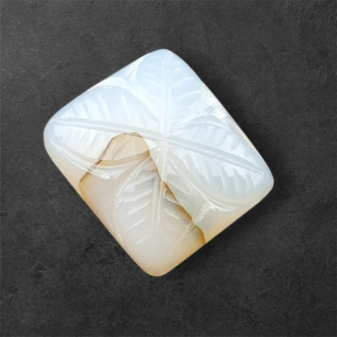 Agat montana kaboszon carved 19x16 mm nr 67 Agat montana kaboszon carved 19x16 mm nr 67