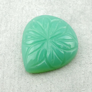 Chalcedon chryzo kaboszon carving 23x21 mm nr 7