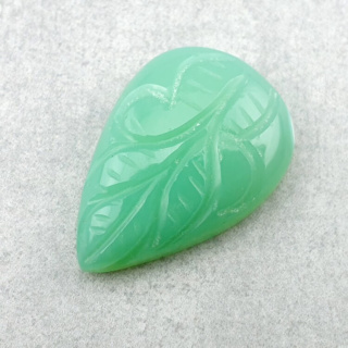Chalcedon chryzo kaboszon carving 25x17 mm nr 40