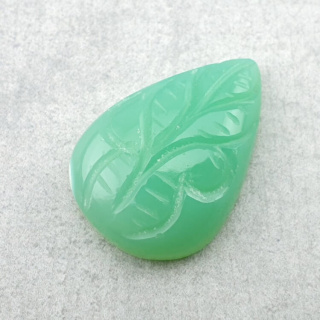 Chalcedon chryzo kaboszon carving 25x17 mm nr 40