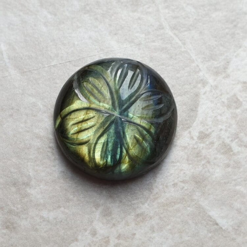 Labradoryt kaboszon carved fi 21 mm nr 141 Labradoryt kaboszon carved fi 21 mm nr 141