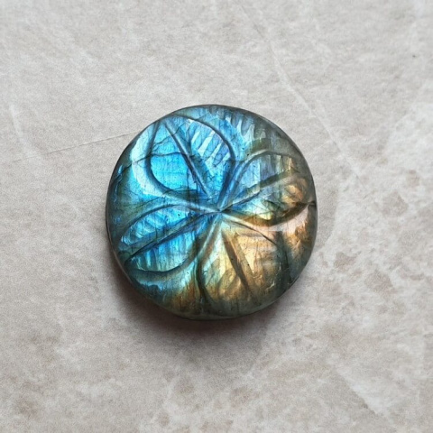 Labradoryt kaboszon carved fi 22 mm nr 153 Labradoryt kaboszon carved fi 22 mm nr 153
