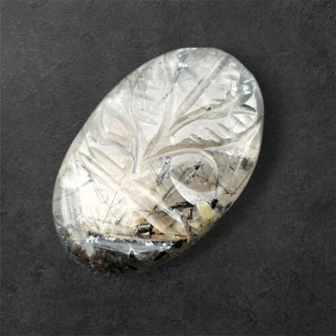 Kwarc z turmalinem kaboszon carved 28x18 mm nr 42 Kwarc z turmalinem kaboszon carved 28x18 mm nr 42