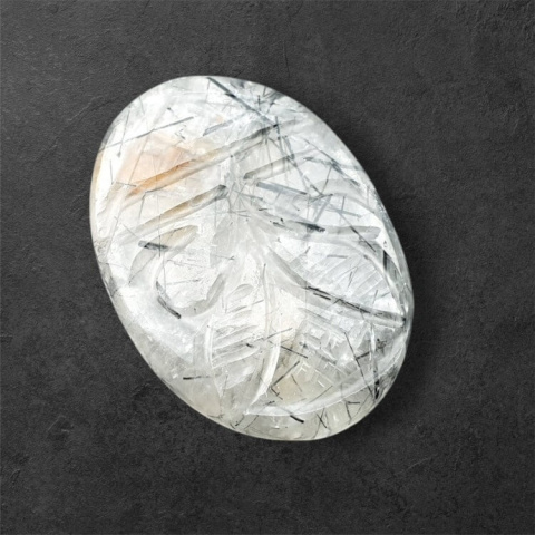Kwarc z turmalinem kaboszon carving 28x21 mm nr 62 Kwarc z turmalinem kaboszon carving 28x21 mm nr 62