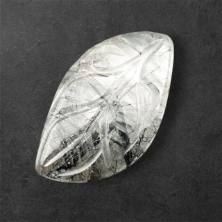 Kwarc z turmalinem kaboszon carving 31x18 mm nr 50