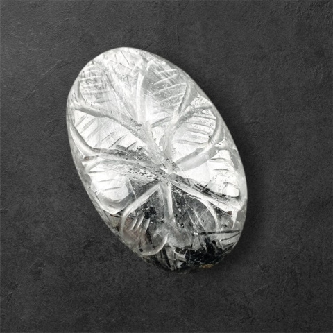 Kwarc z turmalinem kaboszon carving 31x20 mm nr 28 Kwarc z turmalinem kaboszon carving 31x20 mm nr 28