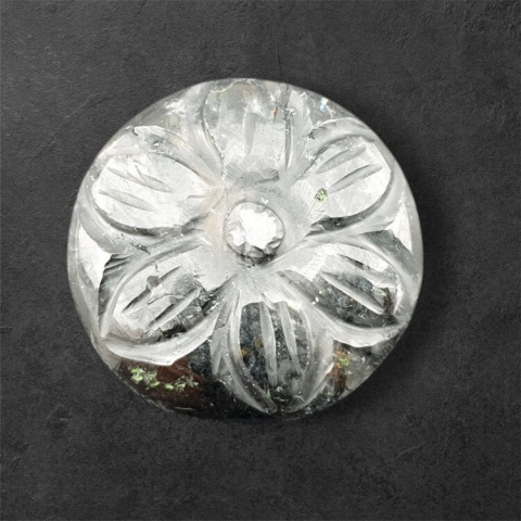 Kwarc z turmalinem kaboszon carved fi 26 mm nr 16 Kwarc z turmalinem kaboszon carved fi 26 mm nr 16