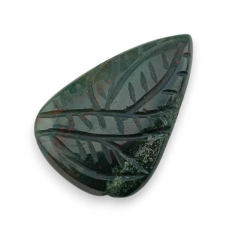 Heliotrop kaboszon carving 33x21 mm nr 19