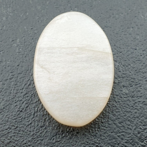 Kamień księżycowy biały kaboszon carving 26x18 mm nr 261 Kamień księżycowy biały kaboszon carving 26x18 mm nr 261