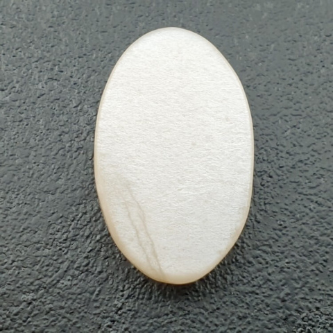 Kamień księżycowy biały kaboszon carving 27x17 mm nr 231 Kamień księżycowy biały kaboszon carving 27x17 mm nr 231