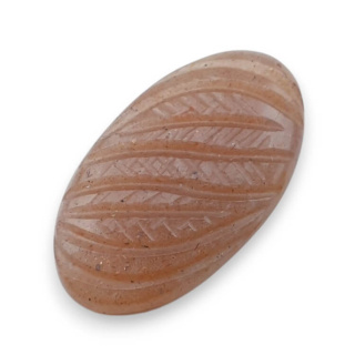 Kamień księżycowy brzoskwiniowy kaboszon carving 25x14 mm nr 5