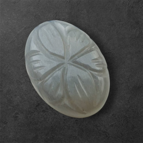 Kamień księżycowy szary kaboszon carving 19x14 mm nr 146 Kamień księżycowy szary kaboszon carving 19x14 mm nr 146