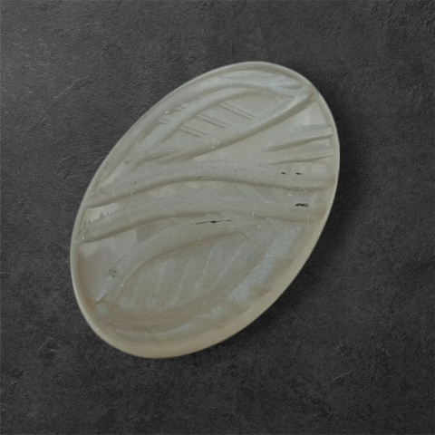 Kamień księżycowy szary kaboszon carving 23x15 mm nr 121 Kamień księżycowy szary kaboszon carving 23x15 mm nr 121