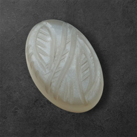 Kamień księżycowy szary kaboszon carving 23x15 mm nr 121 Kamień księżycowy szary kaboszon carving 23x15 mm nr 121