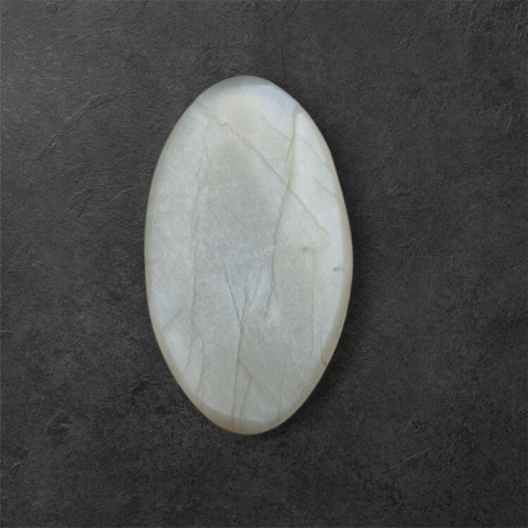 Kamień księżycowy szary kaboszon carving 26x15 mm nr 109 Kamień księżycowy szary kaboszon carving 26x15 mm nr 109