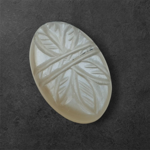 Kamień księżycowy szary kaboszon carving 26x17 mm nr 117 Kamień księżycowy szary kaboszon carving 26x17 mm nr 117