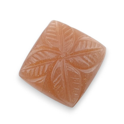 Kamień księżycowy brzoskwiniowy kaboszon carving 18x17 mm nr 75 Kamień księżycowy brzoskwiniowy kaboszon carving 18x17 mm nr 75