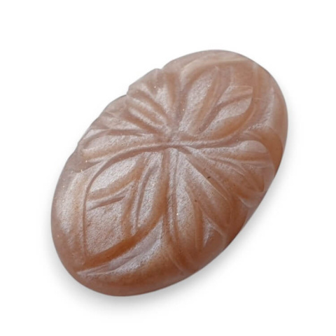 Kamień księżycowy brzoskwiniowy kaboszon carving 23x15 mm nr 64 Kamień księżycowy brzoskwiniowy kaboszon carving 23x15 mm nr 64