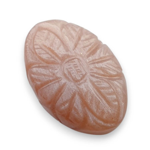 Kamień księżycowy brzoskwiniowy kaboszon carved 23x16 mm nr 71 Kamień księżycowy brzoskwiniowy kaboszon carved 23x16 mm nr 71