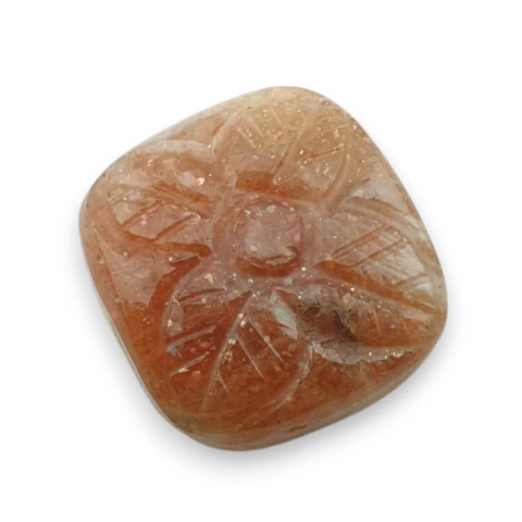 Kamień słoneczny kaboszon carved 19x18 mm nr 3 Kamień słoneczny kaboszon carved 19x18 mm nr 3