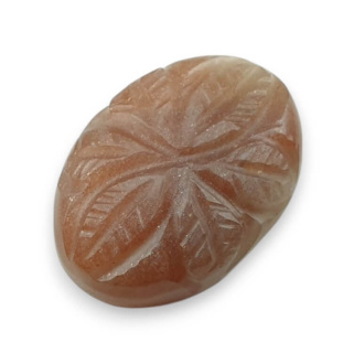 Kamień słoneczny kaboszon carving 21x15 mm nr 42