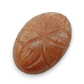 Kamień słoneczny kaboszon carving 23x16 mm nr 32
