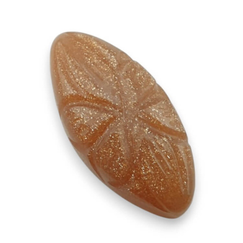 Kamień słoneczny kaboszon carving 26x12 mm nr 22 Kamień słoneczny kaboszon carving 26x12 mm nr 22