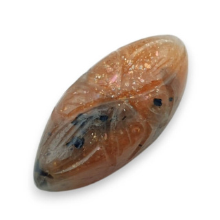 Kamień słoneczny kaboszon carving 26x12 mm nr 41