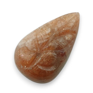 Kamień słoneczny kaboszon carving 27x16 mm nr 20
