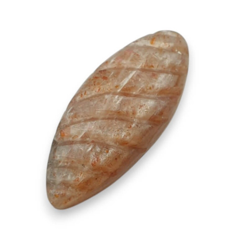 Kamień słoneczny kaboszon carved 29x12 mm nr 6 Kamień słoneczny kaboszon carved 29x12 mm nr 6