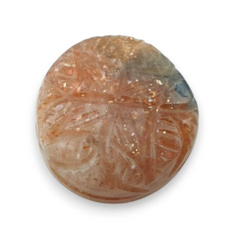 Kamień słoneczny kaboszon carving fi 19 mm nr 10 Kamień słoneczny kaboszon carving fi 19 mm nr 10