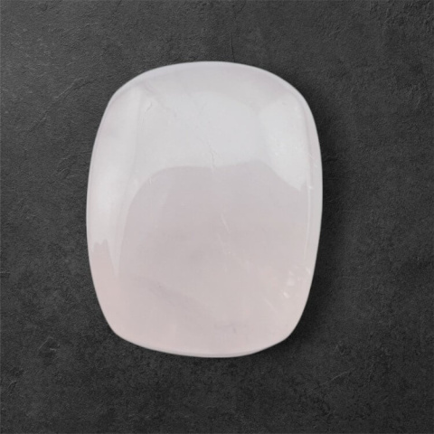 Kwarc różowy kaboszon carving 20x16 mm nr 54 Kwarc różowy kaboszon carving 20x16 mm nr 54
