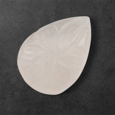 Kwarc różowy kaboszon carving 24x17 mm nr 22 Kwarc różowy kaboszon carving 24x17 mm nr 22