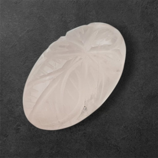 Kwarc różowy kaboszon carving 25x15 mm nr 12