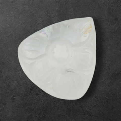 Kwarc różowy kaboszon carved 25x22 mm nr 17 Kwarc różowy kaboszon carved 25x22 mm nr 17