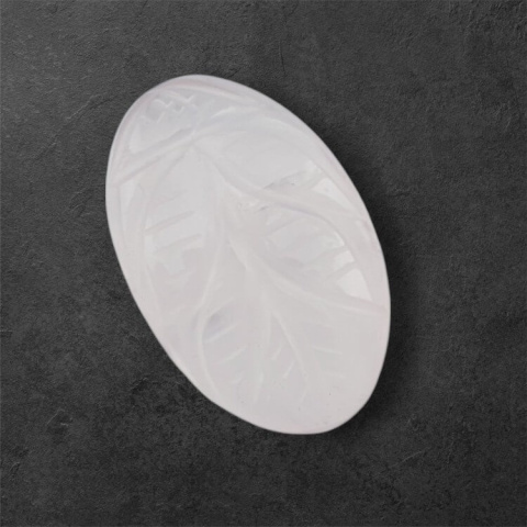 Kwarc różowy kaboszon carving 26x17 mm nr 51 Kwarc różowy kaboszon carving 26x17 mm nr 51