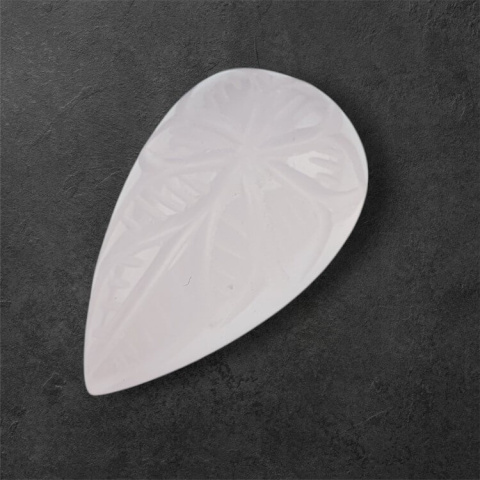 Kwarc różowy kaboszon carved 30x18 mm nr 42 Kwarc różowy kaboszon carved 30x18 mm nr 42