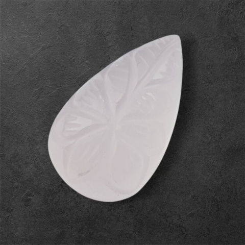 Kwarc różowy kaboszon carved 30x18 mm nr 42 Kwarc różowy kaboszon carved 30x18 mm nr 42