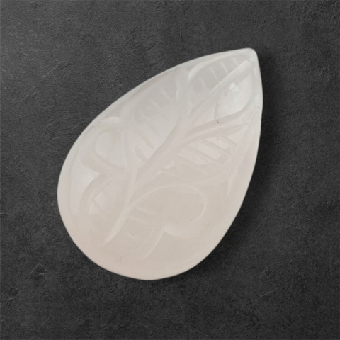 Kwarc różowy kaboszon carved 31x20 mm nr 3