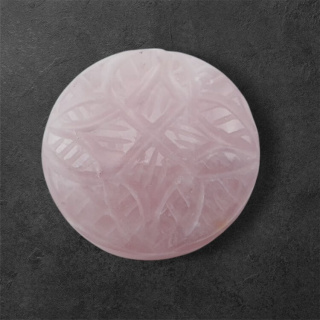 Kwarc różowy kaboszon carving fi 23 mm nr 31