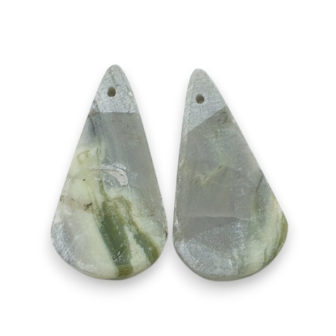 Serpentynit para kaboszonów z dziurką 30x15 mm nr P879 Serpentynit para kaboszonów z dziurką 30x15 mm nr P879