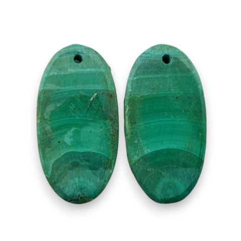 Malachit para kaboszonów z dziurką 25x13 mm nr R67 Malachit para kaboszonów z dziurką 25x13 mm nr R67