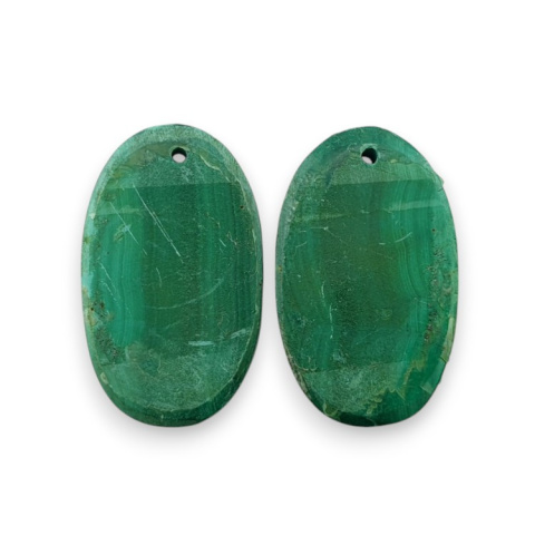 Malachit para kaboszonów z dziurką 25x15 mm nr R84 Malachit para kaboszonów z dziurką 25x15 mm nr R84