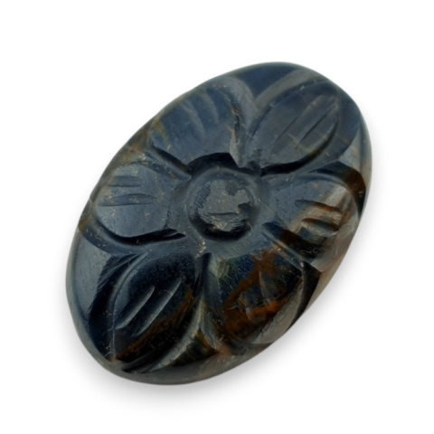 Tygrysie oko niebieskie kaboszon carving 24x16 mm nr 127 Tygrysie oko niebieskie kaboszon carving 24x16 mm nr 127