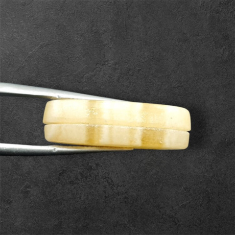 Żółty aragonit para kaboszonów z dziurką 26x13 mm nr P965 Żółty aragonit para kaboszonów z dziurką 26x13 mm nr P965