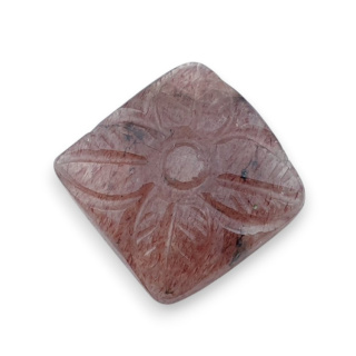 Kwarc truskawkowy kaboszon carving 20x20 mm nr 37