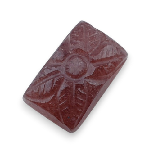 Kwarc truskawkowy kaboszon carving 21x13 mm nr 9 Kwarc truskawkowy kaboszon carving 21x13 mm nr 9
